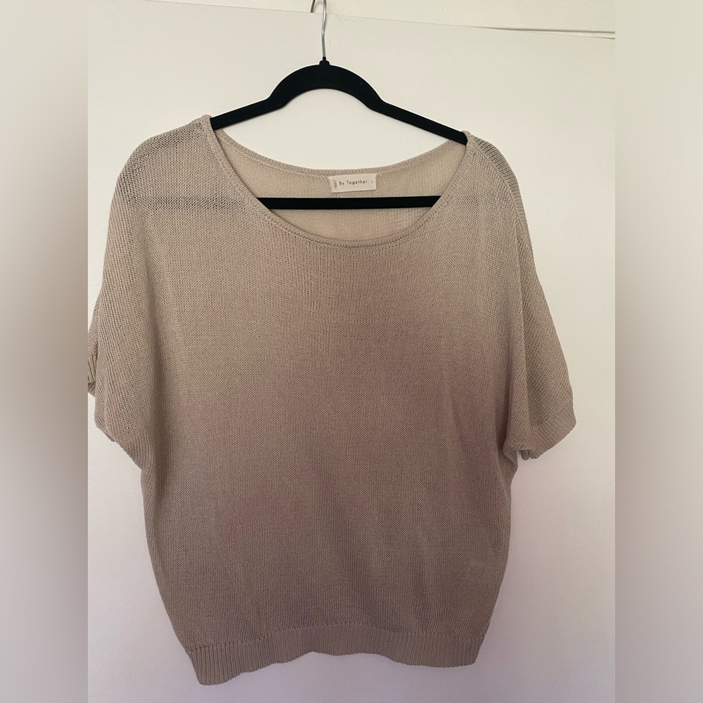 Casual light knit beige top